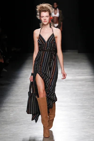 Look 12